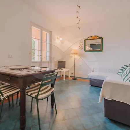 Le Logge Con Accesso Privato Al Mare - Goelba Apartment